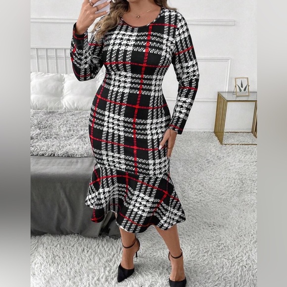 Plaid Ruffle Long Sleeve Dress - Picture 3 of 4